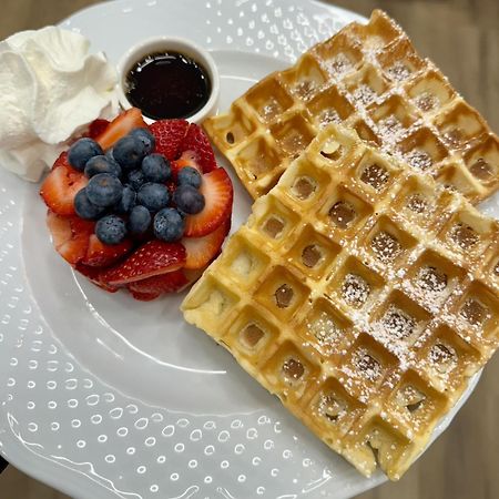 The Century House Bed And Breakfast ออตตาวา ภายนอก รูปภาพ