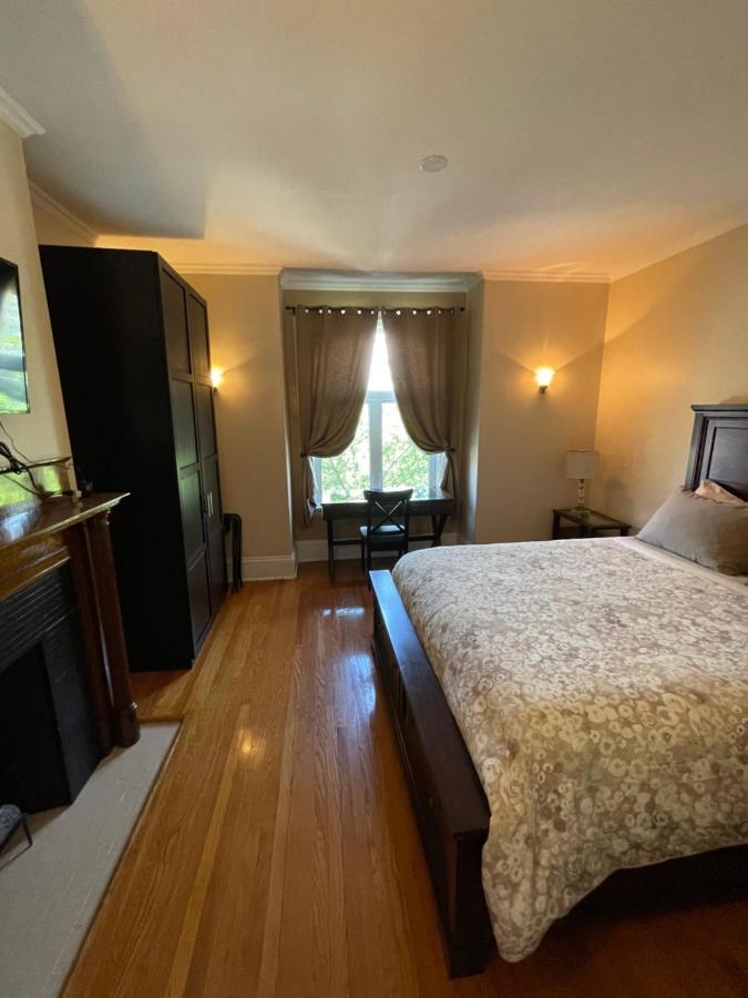 The Century House Bed And Breakfast ออตตาวา ภายนอก รูปภาพ